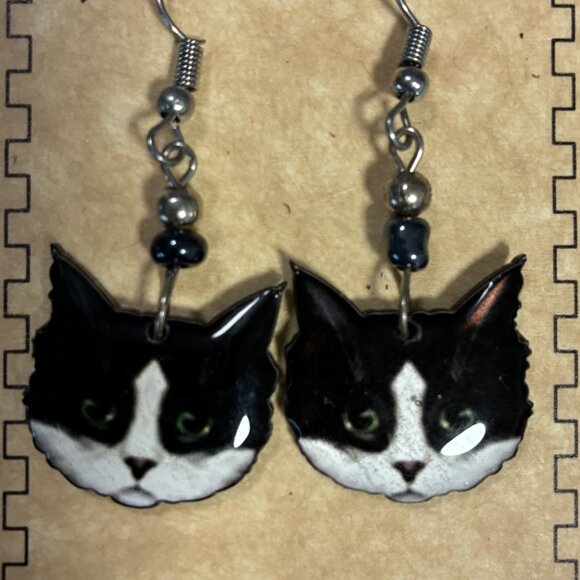 Cat earrings & daisy hairclips NWT. - Picture 2 of 5